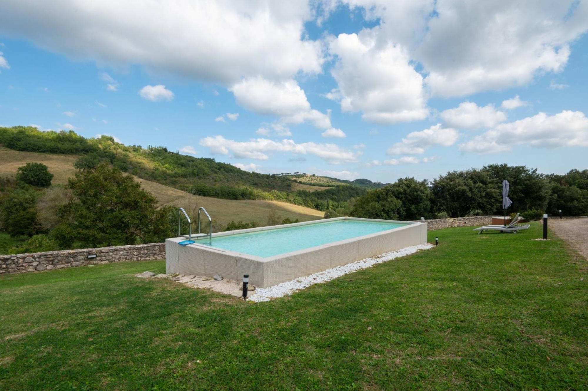 Castello Valenzino Bed & Breakfast Antognola Екстериор снимка