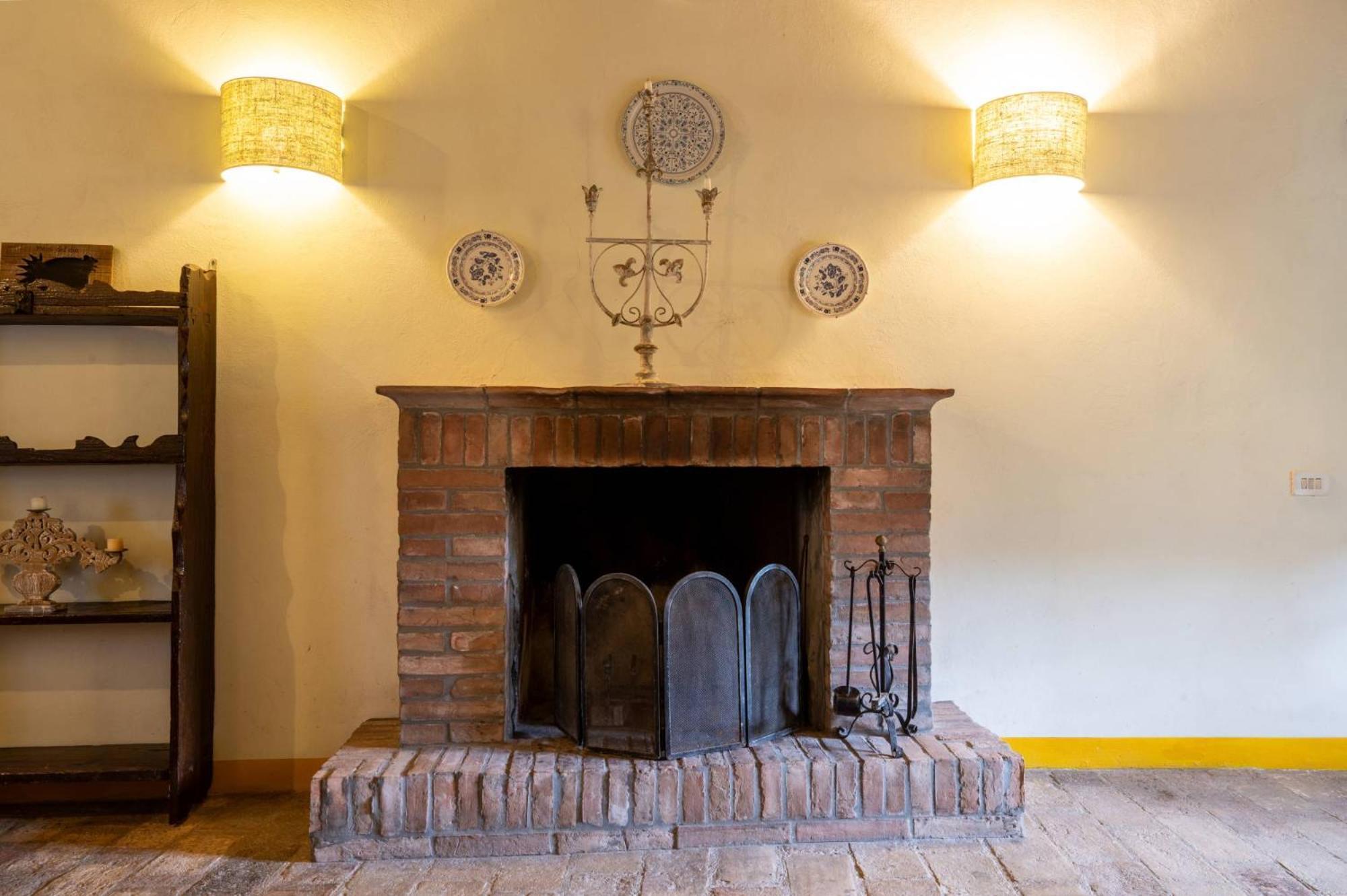 Castello Valenzino Bed & Breakfast Antognola Екстериор снимка