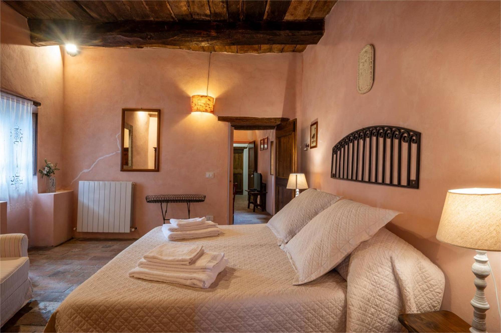 Castello Valenzino Bed & Breakfast Antognola Екстериор снимка