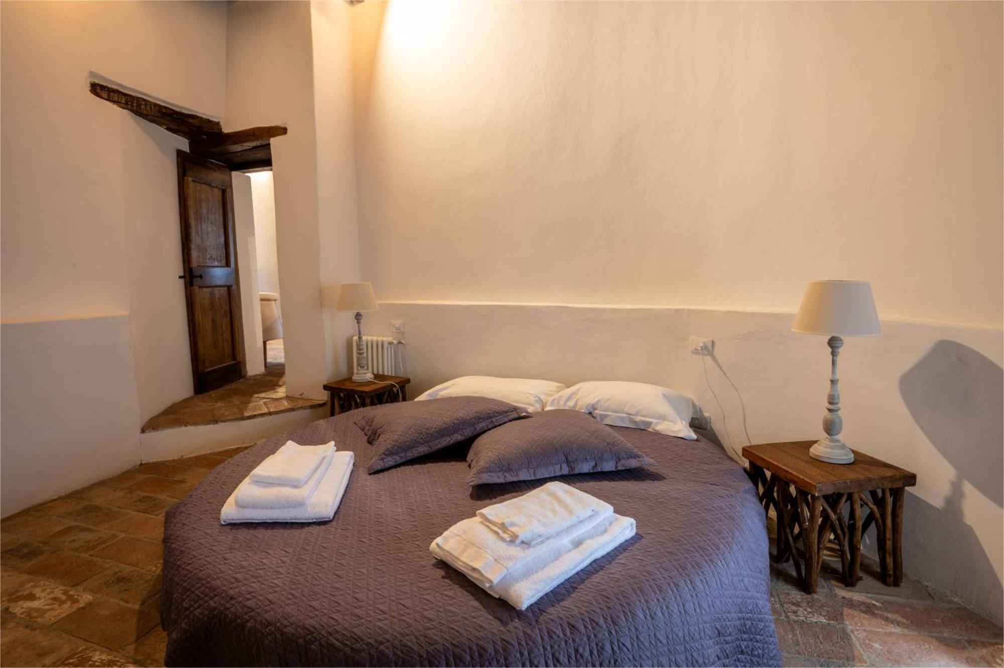 Castello Valenzino Bed & Breakfast Antognola Екстериор снимка