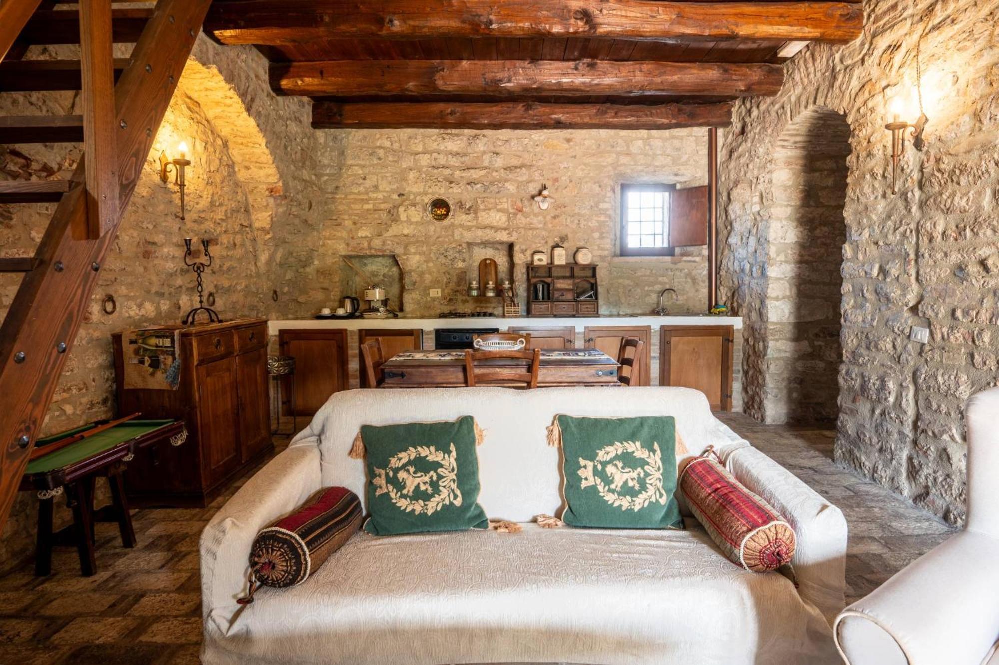 Castello Valenzino Bed & Breakfast Antognola Екстериор снимка